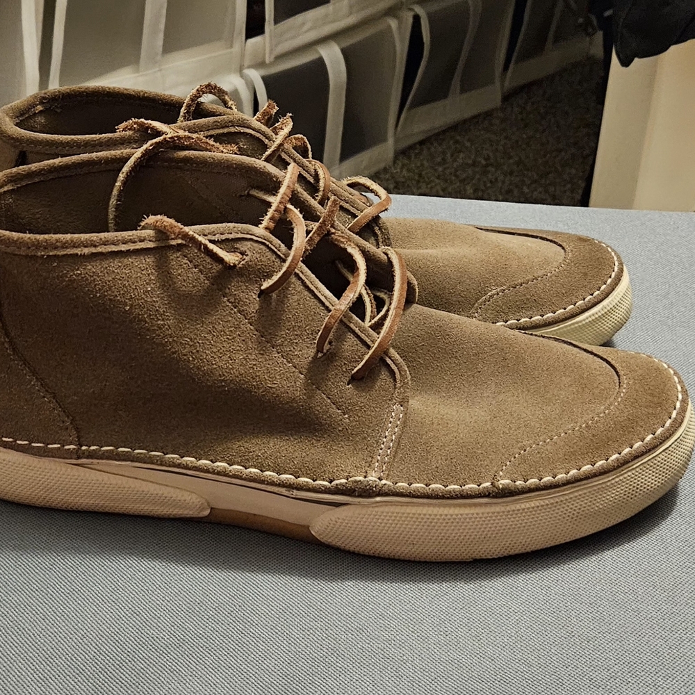 Brown Suede Chukka Boots with Crepe Sole